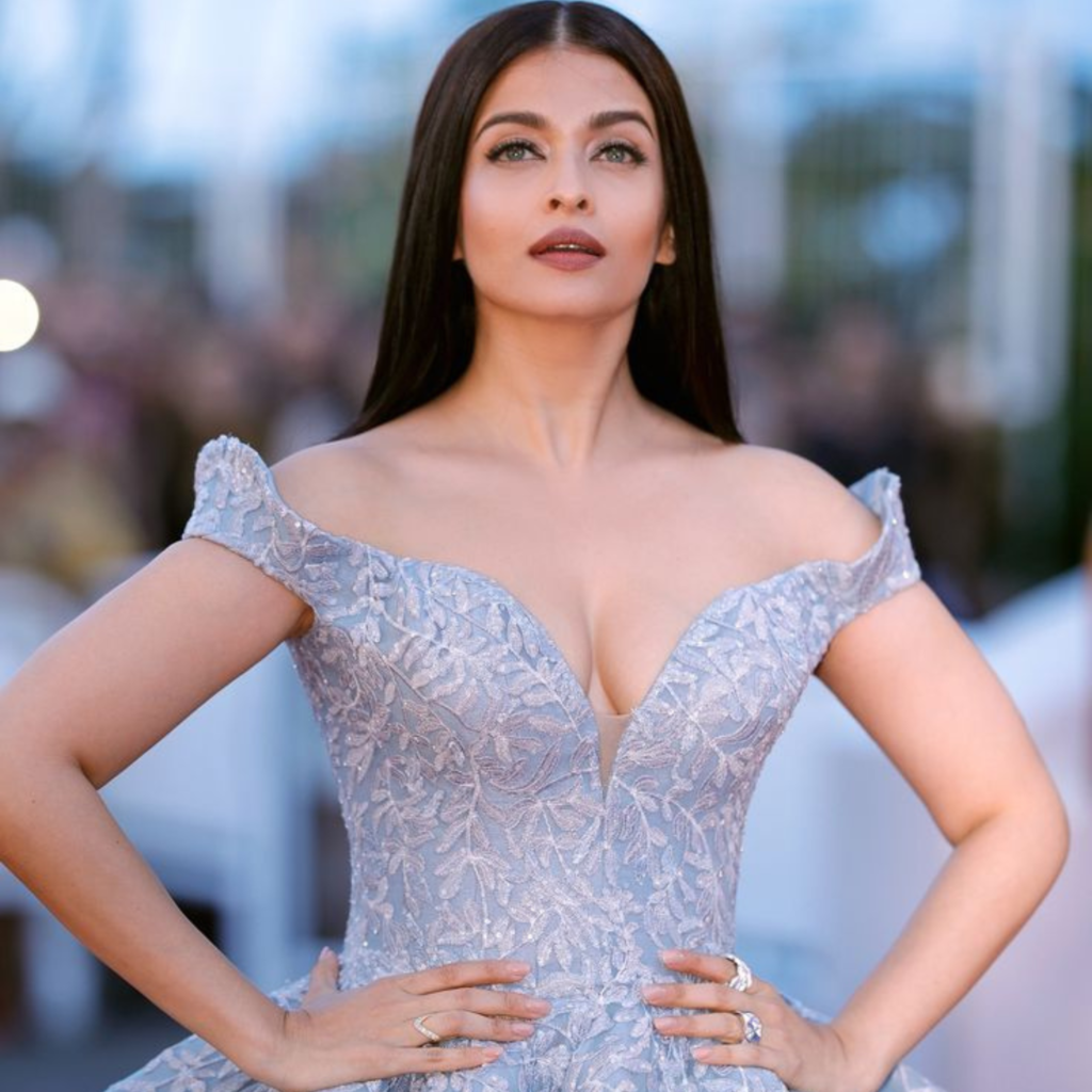 Aishwarya Rai Bachchan elegant Cannes look with daughter Aaradhya 2026
