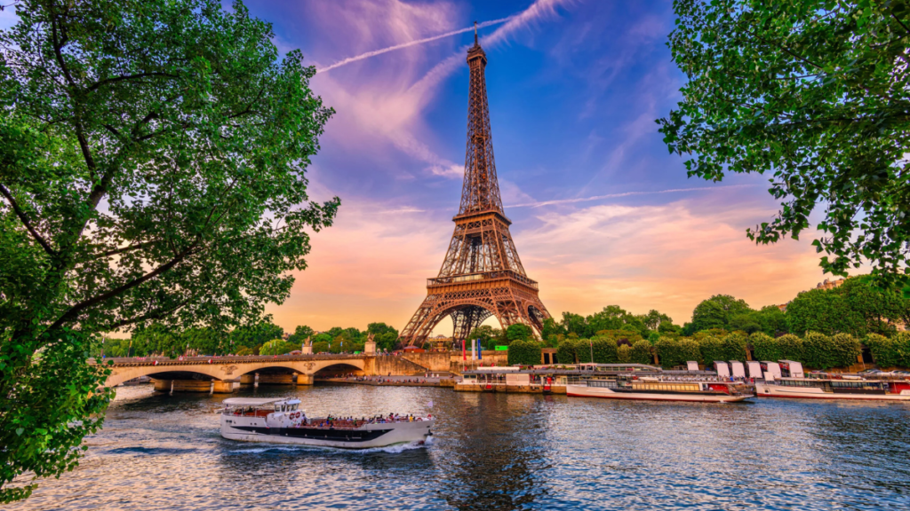 Leo glamorous getaway in Paris