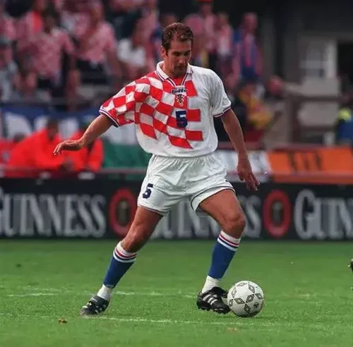 Croatia 1998 red and white checkered World Cup shirt